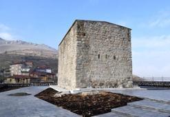 Malatya'da bir köyde saklı: Esrarengiz kapı 1670'den beri ayakta duruyor!