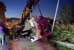 Mudanya'da vinçten düşen iş makinesi paniğe neden oldu