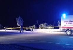 İmamoğlu ilçesinde motosiklet refüje çarptı; 1 ölü, 1 yaralı