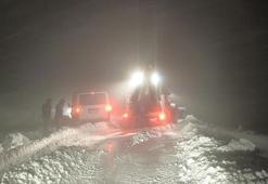 Muş'ta kar yağışı ve fırtına yolları kapadı, mahsur kalan 7 kişi kurtarıldı