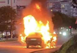 Samsun'da seyir halindeki otomobil alev alev yandı