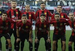 Eskişehirspor taraftarı önünde Balıkesirspor'a farklı yenildi