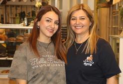 Adana'da kanser olduğunu öğrendi, moral olsun diye kızıyla bu işe başladı! Herkes yanına reçetesiyle gidiyor: Türkiye'nin dört yanına gönderiyorlar