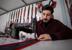 Konteynerde üretiyor, 20 ülkeye ihracat yapıyor! Depremde dükkanı yıkıldı ama o vazgeçmedi: Hepsi el emeği yüzde 100 deriden yapılıyor