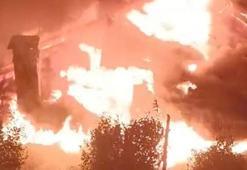 Kabadüz'de 2 katlı ahşap ev yandı