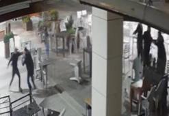 Bursa'da baba-oğul sokakta yaptı! Kan donduran olay görüntülendi