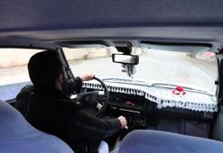 Görenler gözlerine inanamıyor: Bu arabaya binmenin şartı bir şartı var!