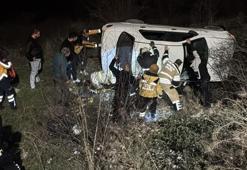 Kütahya’da otomobil şarampole devrildi; 1 yaralı