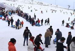 Erciyes kapıları dolu olarak açtı! İlk hafta sonunda kayak merkezi tıklım tıklım
