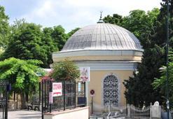 Tarih ve Mimariyi buluşturan miras: Osman Gazi Türbesi tarihi dokusuyla ziyaretçilerini bekliyor