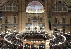 Regaip Kandili namazı saat kaçta ve ne zaman kılınır? 2026 Regaip gecesi namazı saati kaç?