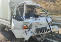 Manisa Akhisar’da kamyonet ile TIR çarpıştı: 1 yaralı