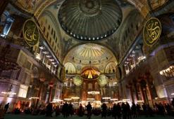 Kandilde Hangi Zikirler Çekilir? İslam'ın En Özel Gecelerine Manevi Bir Dokunuş