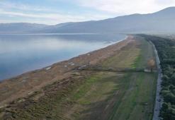 Bursa’nın en büyük gölü alarm veriyor! Görüntüler felaketin boyutunu gözler önüne seriyor