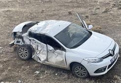 Arpaçay'da kamyonla çarpışan otomobil şarampole devrildi