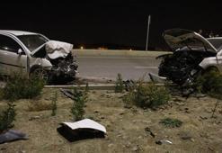 Hatay’da kafa kafaya çarpışan otomobiller hurdaya döndü: 2 yaralı