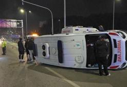 Karabük’te otomobille çarpışan ambulans devrildi: 3 sağlık çalışanı yaralandı