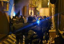 Balıkesir’de mobilya mağazasındaki yangında bina sakinleri dumandan etkilendi