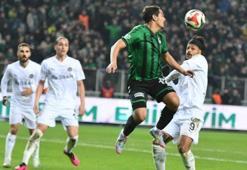 Manisa Futbol Kulübü deplasmanda Sakaryaspor'u 2 golle geçti