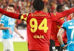 Isaac Solet, Göztepe'ye göz kırptı! Formayı giyip paylaştı
