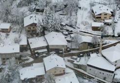 Bartın'da aniden bastıran kar 1 metreyi aştı