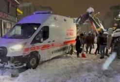 Kara saplanan ambulansın imdadına karla mücadele ekipleri yetişti