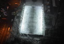 Halı saha aşkı engel tanımadı: Kar altında keyfi