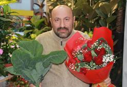 Ordulu çiçekçi Karadeniz zekasını konuşturdu! Gül buketini 'karalahana' ile süslüyor