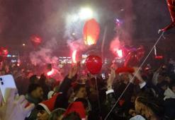 Konya'da sokakta yeni yıl kutlaması: 2026'ya böyle girdiler