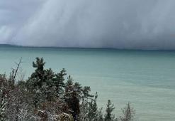 Kastamonu İnebolu’da 'deniz etkili kar yağışı' ilginç görüntü oluşturdu