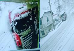 Tokat Reşadiye'de TIR eve çarptı: O anlar kamerada