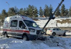 Karabük'te otomobil ile ambulans çarpıştı: 2 yaralı