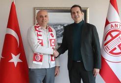 Antalyaspor'da teknik direktörlük görevine Sami Uğurlu getirildi