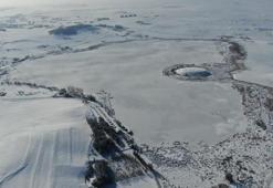 Sivas'ta köylüler sabah uyanınca inanamadı! 2 gün durmadan kar yağınca kendiliğinde oluştu