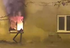 İnegöl'de 2 katlı evde çıkan yangın söndürüldü