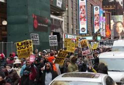 New York Times Meydanı'nda binlerce kişi Venezuela için yürüdü