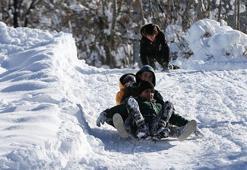 Eğitime kar engeli! Bir ilçede okullar tatil edildi