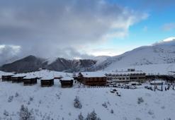 Zigana'nın zirvesi karla kaplandı!