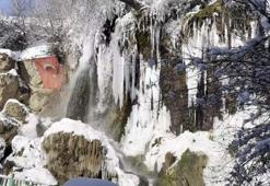 Sıcaklık eksi 21 dereceye düştü! Sivas'ta Sızır Şelalesi'nde devasa buz sarkıtları oluştu