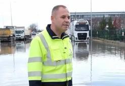 Kırklareli'nde şiddetli yağış hayatı felç etti! Başkan Bulut sular içinde şiir okudu