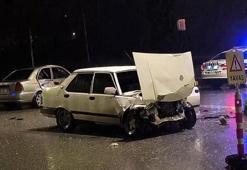 Bartın'da feci kaza! Kavşakta otomobiller çarpıştı: 2 yaralı