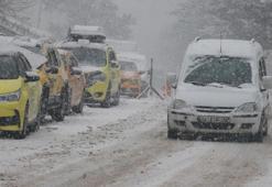 Bingöl-Erzurum karayolu kar ve tipi nedeniyle tır trafiğine kapatıldı