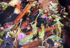 İçinde tam 25 çeşit bitki var! Van'da soba üzerinde demlenen bu karışım yok satıyor