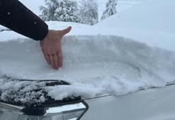 Eskişehir'de kar kalınlığı 25 santimetreyi geçti, yollar kapandı