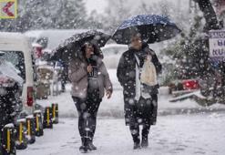 İstanbul kar yağışına teslim olacak! Dışarı çıkanlar buz kesecek, okullar tatil edildi