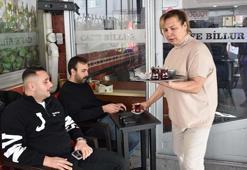 İzmirli kadın 25 yıllık başkanı devirip, kahvecilerin ilk kadın başkanı oldu