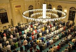 Miraç Gecesi 12 Rekat Namaz Kılınışı: Hacet Namazı Olarak Nasıl Uygulanır? Niyeti, Selam Sayısı ve Sonrasında Okunacak Dualar