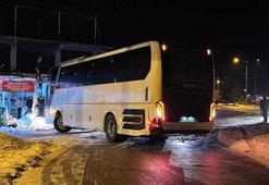 Elazığ'da karlı ve buzlu yolda facianın eşiğinden dönüldü