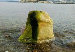 Aydın'da deniz geri çekilince ortaya çıktı! Sırrı bilinmiyor, ekipler hemen kaldırdı