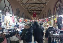 Dondurucu soğuk her yeri vurdu! Vatandaşlar evde, turistler mağazalarda